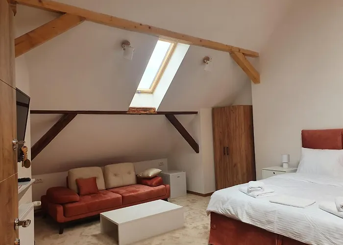 Fruskogorski Biser * سرمسكي كارلوفيتش